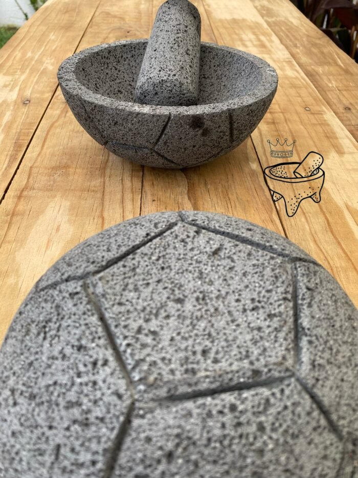 Set Molcajete Balón Fútbol 20CM/8IN - Image 3