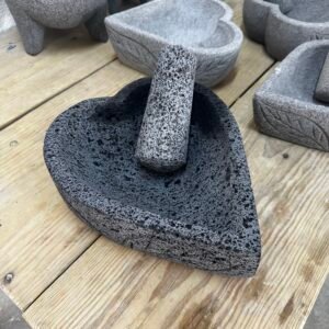 Molcajete Corazón 9”/22.5CM Piedra Negra Volcánica 1.2L