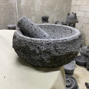 Molcajete Rústico 8” / 20 cm – Basalto (750 ml)