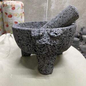 Molcajete Tradicional 9” / 22.5 cm – Piedra Volcánica Negra (Poro Abierto)