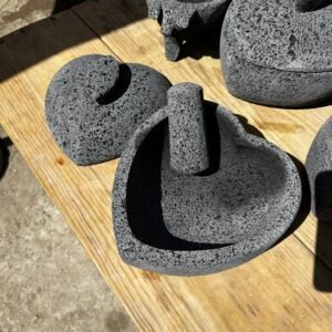 Molcajete Corazon 9”/22.5CM 1.2L Con Tapa Y Temolote