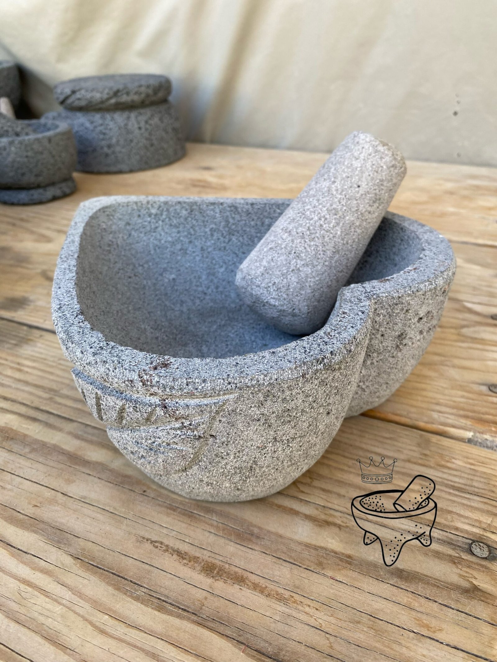 Molcajete Forma de Corazón Piedra Volcánica No.8(20CM) - Image 3