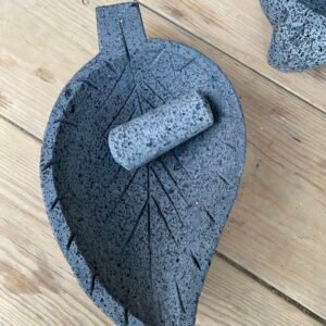 Molcajete En Forma de Hoja Artesanal 8”/20CM | Molcajete Piedra Volcánica