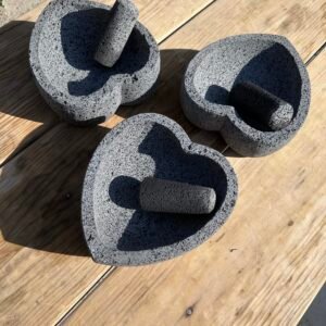 Molcajete Corazón 8”/20CM Capacidad 750ML Piedra Negra Volcánica