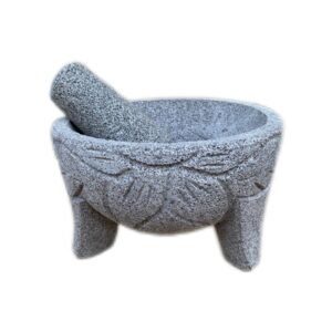 Molcajete de Piedra Volcánica Grabado – 8” / 20 cm Poro Cerrado
