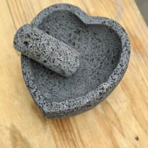 Molcajete Corazón 7”/17.5CM Capacidad 600ML Piedra Negra Volcánica