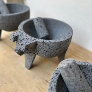 Molcajete Tradicional 9”/22.5CM Capacidad 1.2L Piedra Negra Volcánica