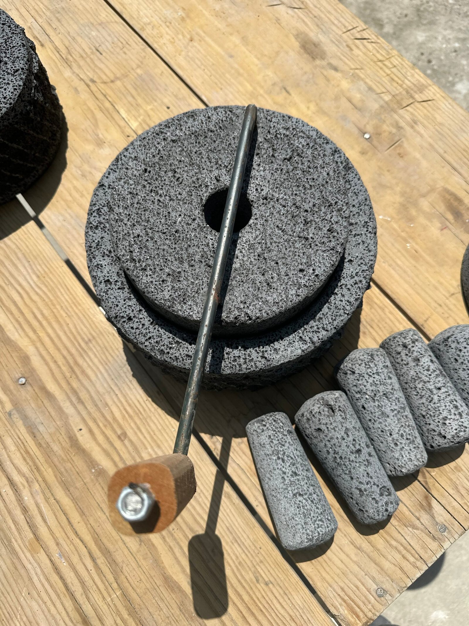 Molino Piedra Volcánica 10”/25CM Grande Piedra Volcánica Para Cacao, Café o Granos General - Image 2