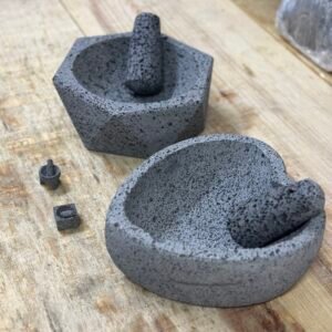 Molcajete Hexagonal 8”/20CM y Molcajete Corazón 8”/20CM Con Capacidad de 1L Por Molcajete + 2 Miniaturas 2.5CM