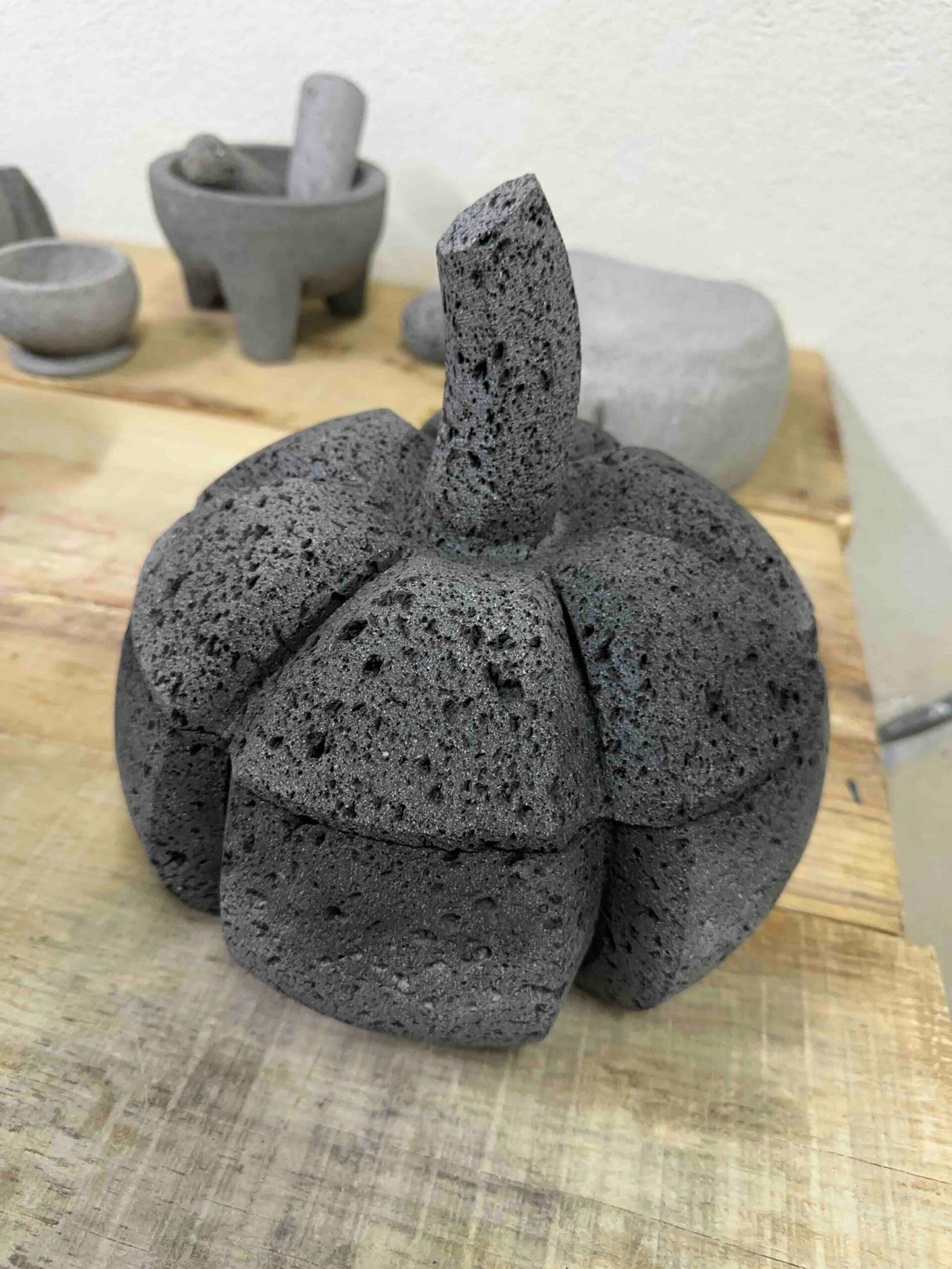Molcajete Calabaza 9”/22.5CM Capacidad 1.4L Con Tapa y Temolote